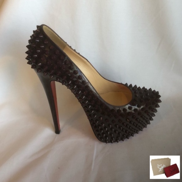 Daffodile Spiked Pumps (EUR 38.5) - Picture 1 of 4